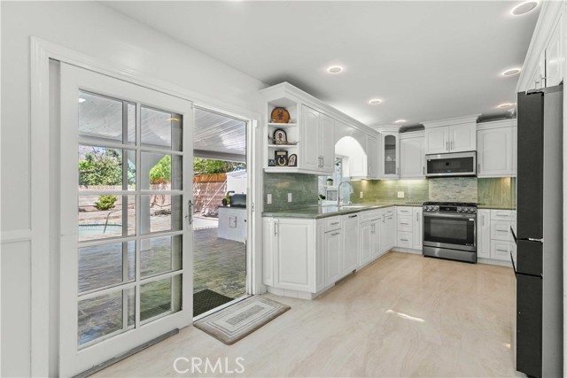 Detail Gallery Image 25 of 72 For 9915 Nevada Ave, Chatsworth,  CA 91311 - 5 Beds | 4 Baths