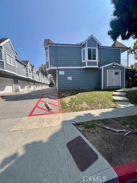 Detail Gallery Image 40 of 57 For 812 Inglewood, Inglewood,  CA 90302 - 2 Beds | 2/1 Baths