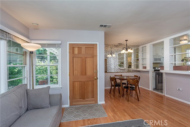 6851 Lubao Avenue, Winnetka CA: https://media.crmls.org/medias/f37b5bb8-580b-4e00-bbd4-c767eec6a774.jpg
