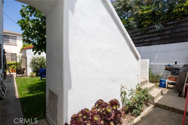 Detail Gallery Image 23 of 26 For 812 Alandele Ave, Los Angeles,  CA 90036 - – Beds | – Baths