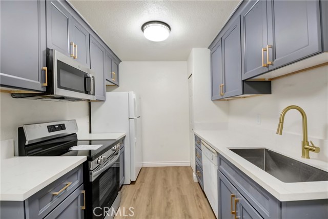 1265 Kendall Drive, San Bernardino CA: https://media.crmls.org/medias/f37c3856-db70-4b08-aea9-7f07ffb12c32.jpg
