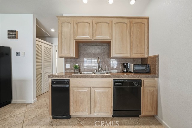 Detail Gallery Image 41 of 61 For 10165 Lakeshore, Clearlake,  CA 95422 - 4 Beds | 3 Baths