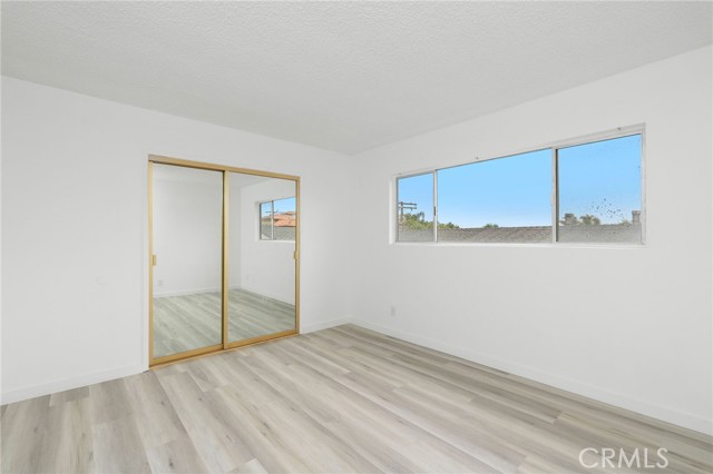 935 W 10th St, San Pedro CA: https://media.crmls.org/medias/f37ca85e-2d42-4acf-942c-592997da4102.jpg