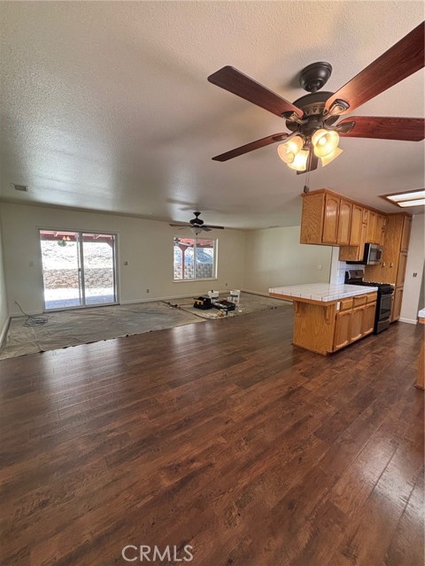 Detail Gallery Image 10 of 31 For 5615 Silver Strand Fall, Mariposa,  CA 95338 - 3 Beds | 2 Baths