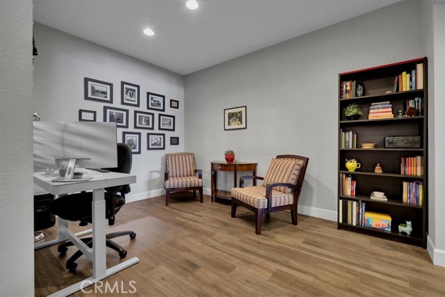 Image 25 of 75 For 300 4th Street 214