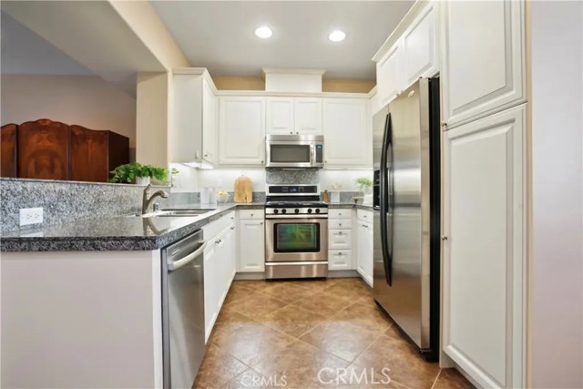 Detail Gallery Image 4 of 27 For 17871 Shady View #1405,  Chino Hills,  CA 91709 - 3 Beds | 3/1 Baths