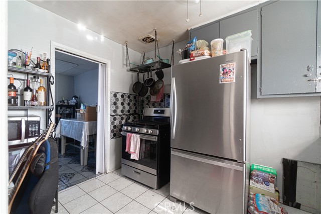 Detail Gallery Image 26 of 56 For 340 W 62nd St, Los Angeles,  CA 90003 - – Beds | – Baths