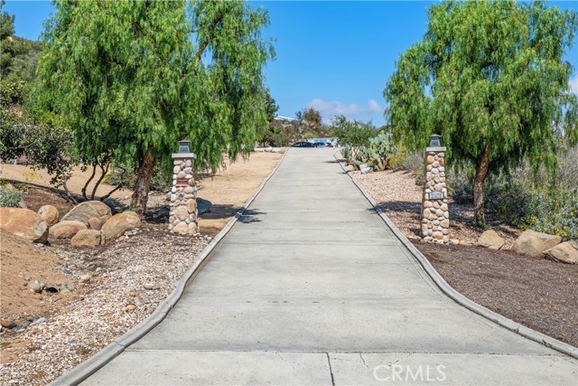 21475 Ridgedale Drive, Lake Mathews CA: https://media.crmls.org/medias/f37e5f8e-9773-428a-bba0-b66574acdaf1.jpg
