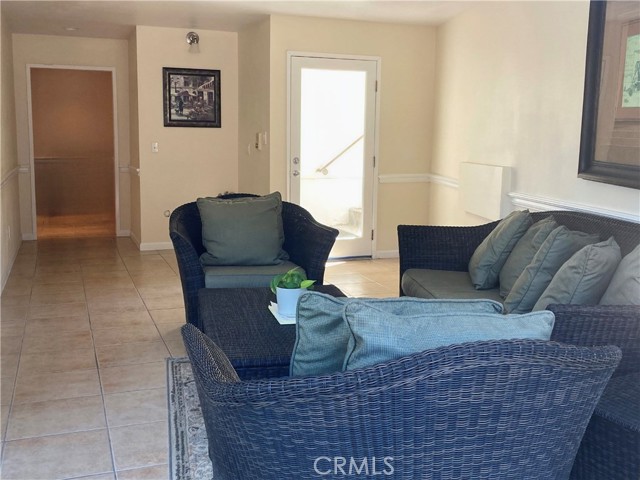 3800 STOCKER ST, View Park CA: https://media.crmls.org/medias/f37f22c5-8bf5-45a2-bd24-4f57087fe913.jpg