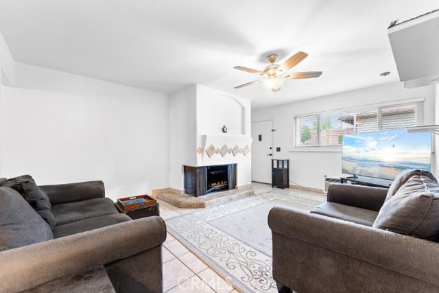 1800 E Heim Ave, Orange CA: https://media.crmls.org/medias/f37ff1eb-4d56-4ffa-b6f6-975a35c5a09a.jpg