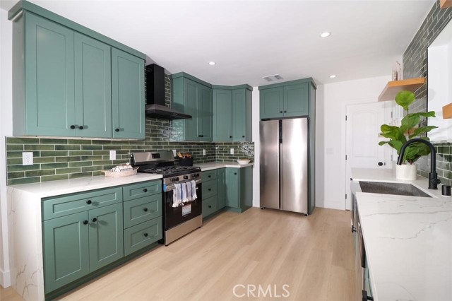 Detail Gallery Image 17 of 52 For 1040 S Grevillea Ave, Inglewood,  CA 90301 - 2 Beds | 2 Baths