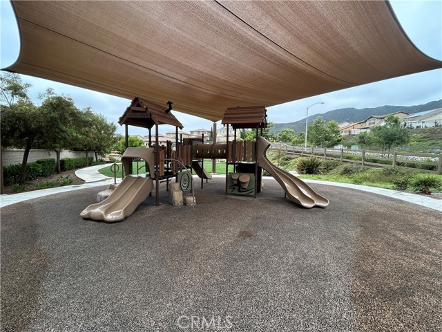 341 Campolina Court, Fallbrook CA: https://media.crmls.org/medias/f3802af1-2f24-4fec-8bea-95f682ec91eb.jpg