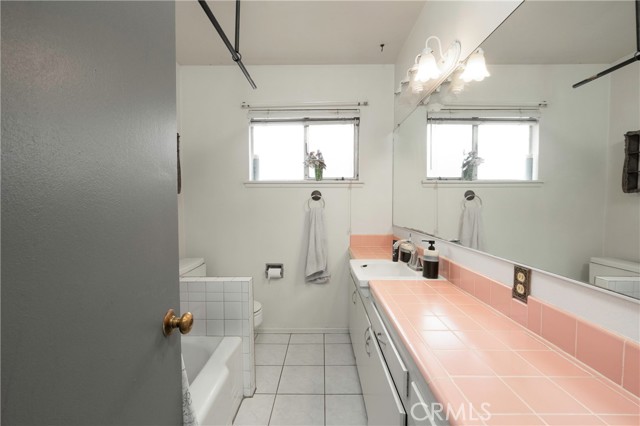 8841 California, Riverside CA: https://media.crmls.org/medias/f3805dad-b799-429f-a38f-6b59540c4e72.jpg