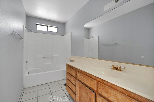 Detail Gallery Image 15 of 22 For 15807 Sitting Bull, Victorville,  CA 92395 - 3 Beds | 2 Baths