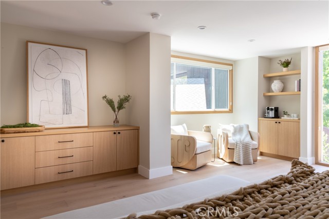 Detail Gallery Image 15 of 34 For 3977 Oeste Ave, Studio City,  CA 91604 - 3 Beds | 2/1 Baths