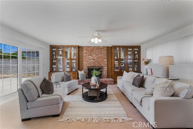 Detail Gallery Image 2 of 24 For 1211 S Fremont St, Anaheim,  CA 92804 - 4 Beds | 1/1 Baths