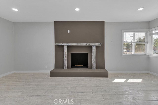 Detail Gallery Image 4 of 45 For 15596 Del Rey Dr, Victorville,  CA 92395 - 3 Beds | 2 Baths