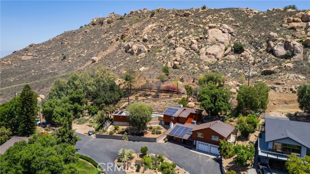 4899 Glenwood Drive, Riverside CA: https://media.crmls.org/medias/f381f005-b303-4dbb-822f-84087bf9e267.jpg