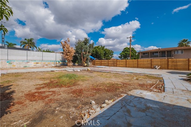 17196 Barbee St., Fontana CA: https://media.crmls.org/medias/f3826f33-659f-4048-917b-5781cd3917dd.jpg
