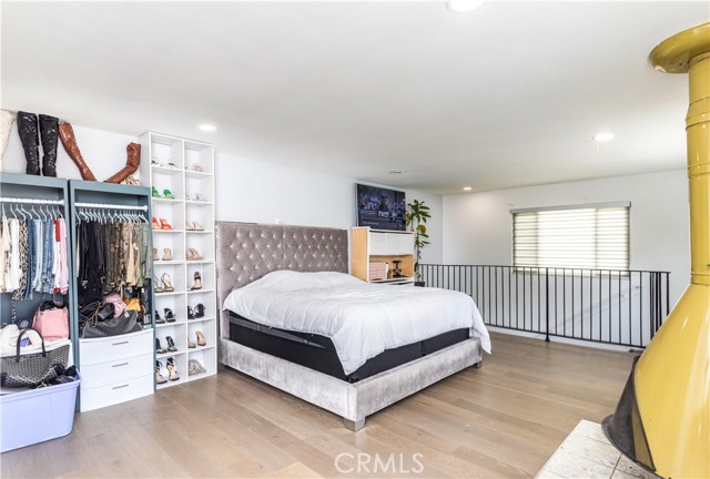 2750 San Carlos Lane, Costa Mesa CA: https://media.crmls.org/medias/f382a184-786a-4ff9-8ac2-cb4fad009d50.jpg