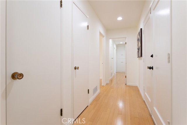 Detail Gallery Image 15 of 42 For 11144 Haskell, Granada Hills,  CA 91344 - 3 Beds | 2 Baths