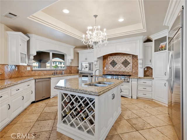 18160 Harbor Drive, Victorville CA: https://media.crmls.org/medias/f383be95-0c41-4a87-adee-c69a2e3e1d90.jpg