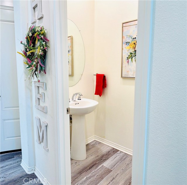 13949 Blossom Way, Eastvale CA: https://media.crmls.org/medias/f3840062-004c-4153-95be-de225148caf6.jpg