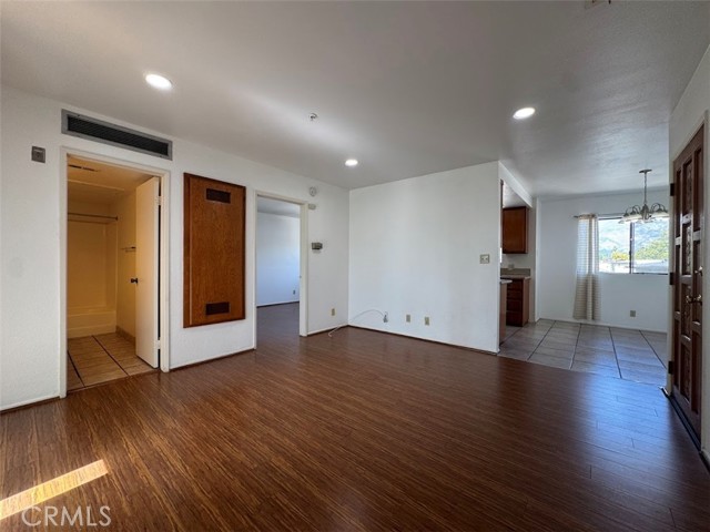 Detail Gallery Image 3 of 11 For 77 N Holliston Ave, Pasadena,  CA 91106 - 1 Beds | 1 Baths