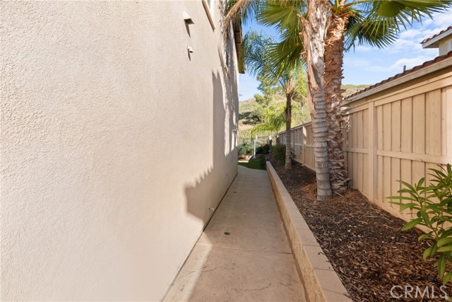 35424 Saddle Hill Road, Lake Elsinore CA: https://media.crmls.org/medias/f3845c8f-c208-4b38-bb4a-ce032f409385.jpg