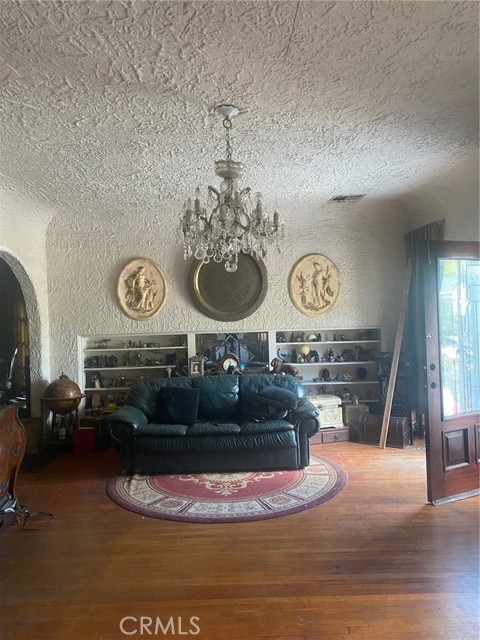 Detail Gallery Image 7 of 35 For 214 S Avenue 66, Los Angeles,  CA 90042 - 2 Beds | 2 Baths