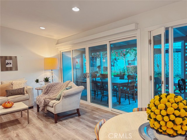 Detail Gallery Image 8 of 25 For 1340 Kenwood Rd M7-156j,  Seal Beach,  CA 90740 - 2 Beds | 1 Baths