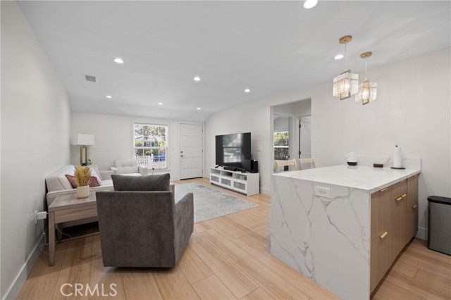 Detail Gallery Image 7 of 29 For 8313 Kittyhawk Ave, Los Angeles,  CA 90045 - 9 Beds | 9/2 Baths