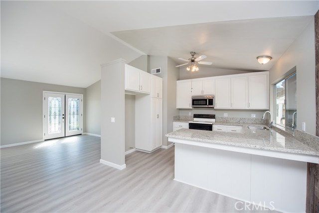 Detail Gallery Image 9 of 45 For 4465 Mimosa Dr, Yorba Linda,  CA 92886 - 3 Beds | 2 Baths
