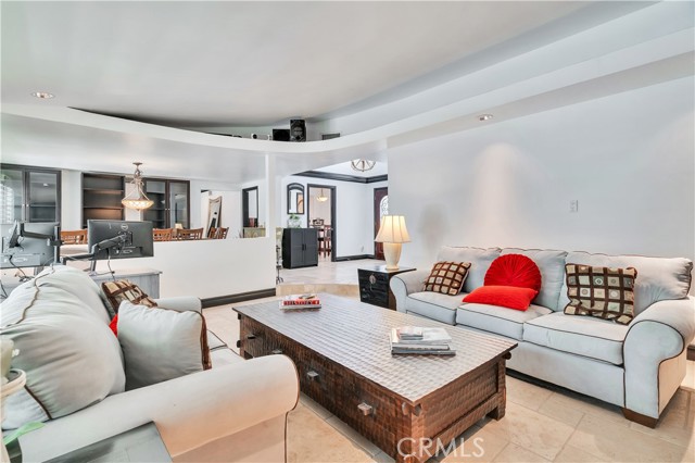 Detail Gallery Image 10 of 44 For 5067 Arundel Drive, Woodland Hills,  CA 91364 - 5 Beds | 4/1 Baths