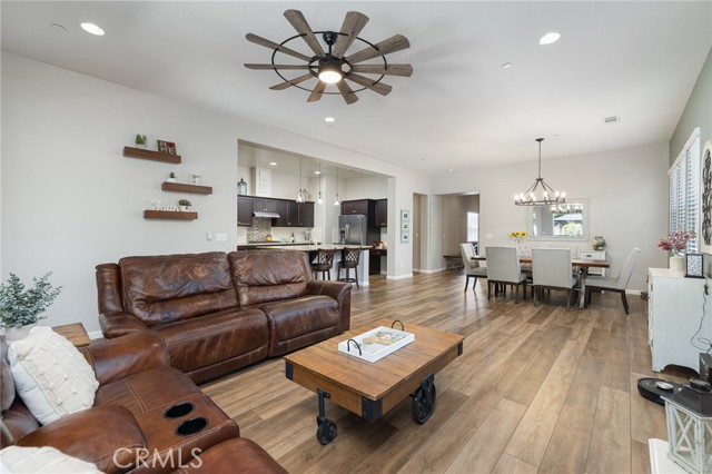 3771 Wrenwood Avenue, Clovis CA: https://media.crmls.org/medias/f386e1a4-3b18-44cd-a5d0-cf101d813171.jpg