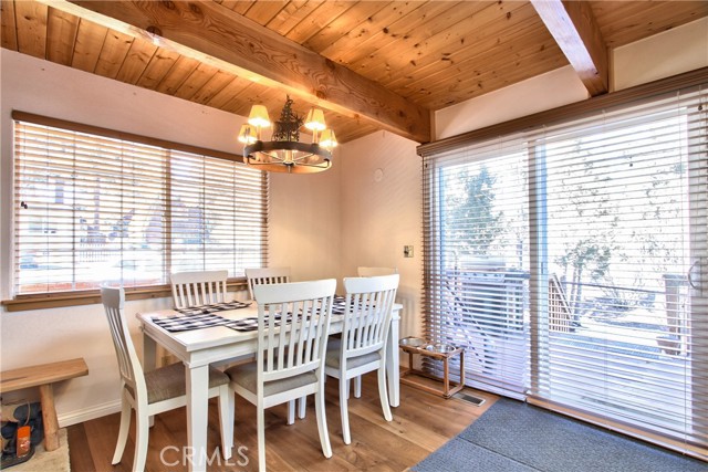 Detail Gallery Image 16 of 36 For 525 Pine Ln, Sugarloaf,  CA 92386 - 3 Beds | 2 Baths
