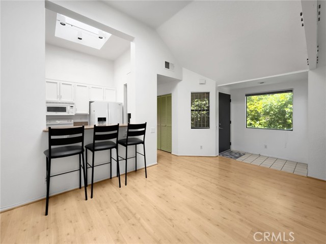 Detail Gallery Image 8 of 25 For 5744 E Creekside #9,  Orange,  CA 92869 - 1 Beds | 1 Baths