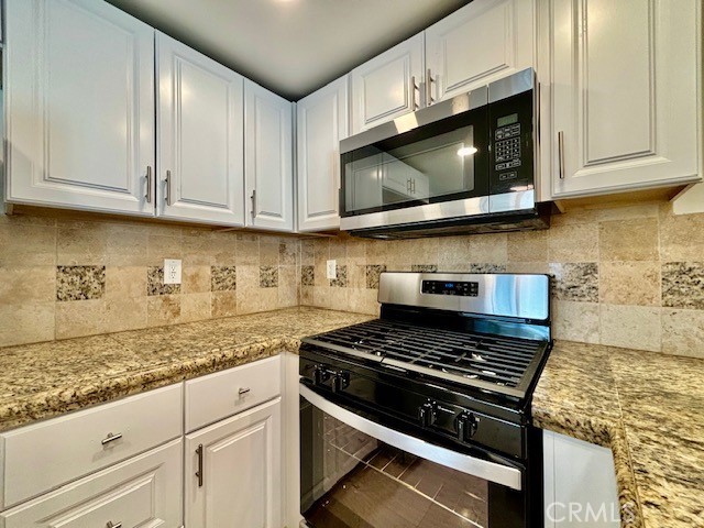 Detail Gallery Image 10 of 38 For 1798 Pomona Ave #2,  Costa Mesa,  CA 92627 - 2 Beds | 1 Baths