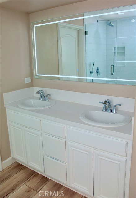 Detail Gallery Image 14 of 49 For 20030 Livorno Way, Porter Ranch,  CA 91326 - 4 Beds | 3 Baths