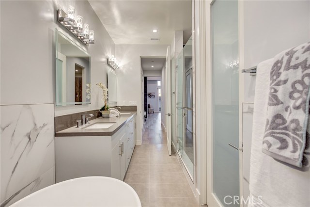 206 Juanita Avenue, Redondo Beach, California 90277, 4 Bedrooms Bedrooms, ,3 BathroomsBathrooms,Residential,Sold,Juanita,PV20030908