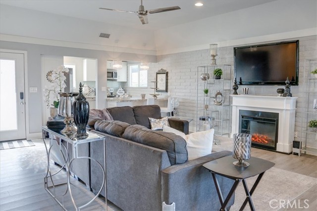 Detail Gallery Image 3 of 37 For 22346 Canyon Club, Canyon Lake,  CA 92587 - 2 Beds | 2 Baths