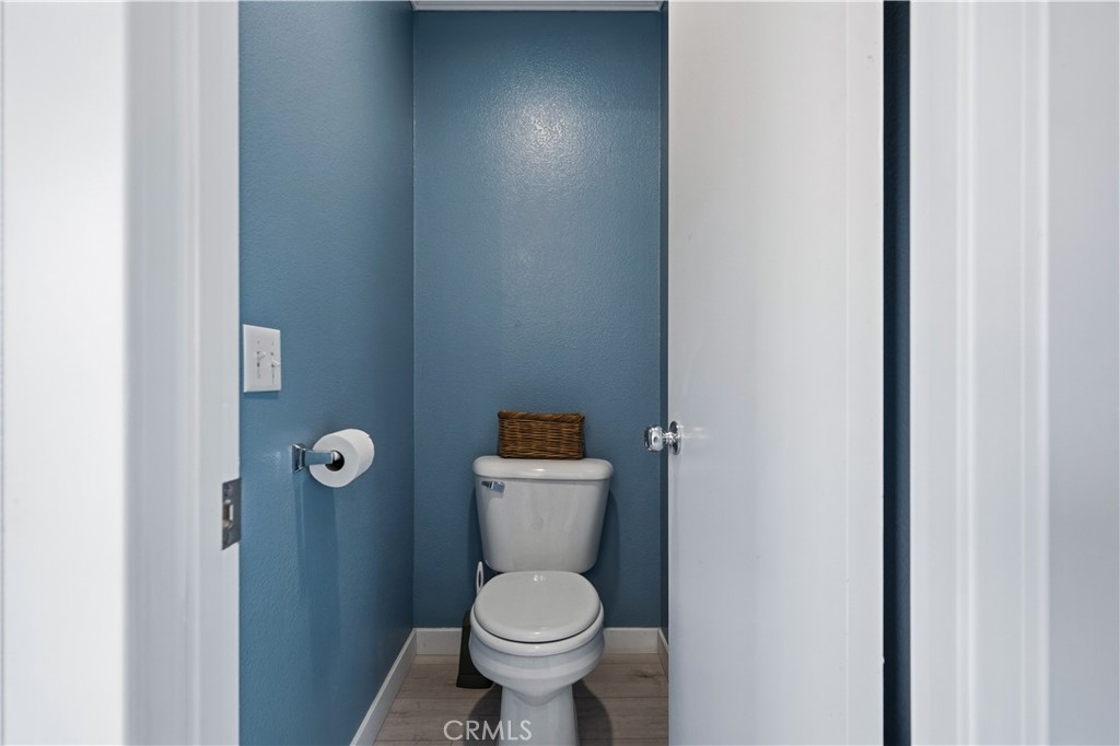 https://media.crmls.org/medias/f389c77b-8213-4b64-b0f4-88504b2f3098.jpg?preset=X-Large