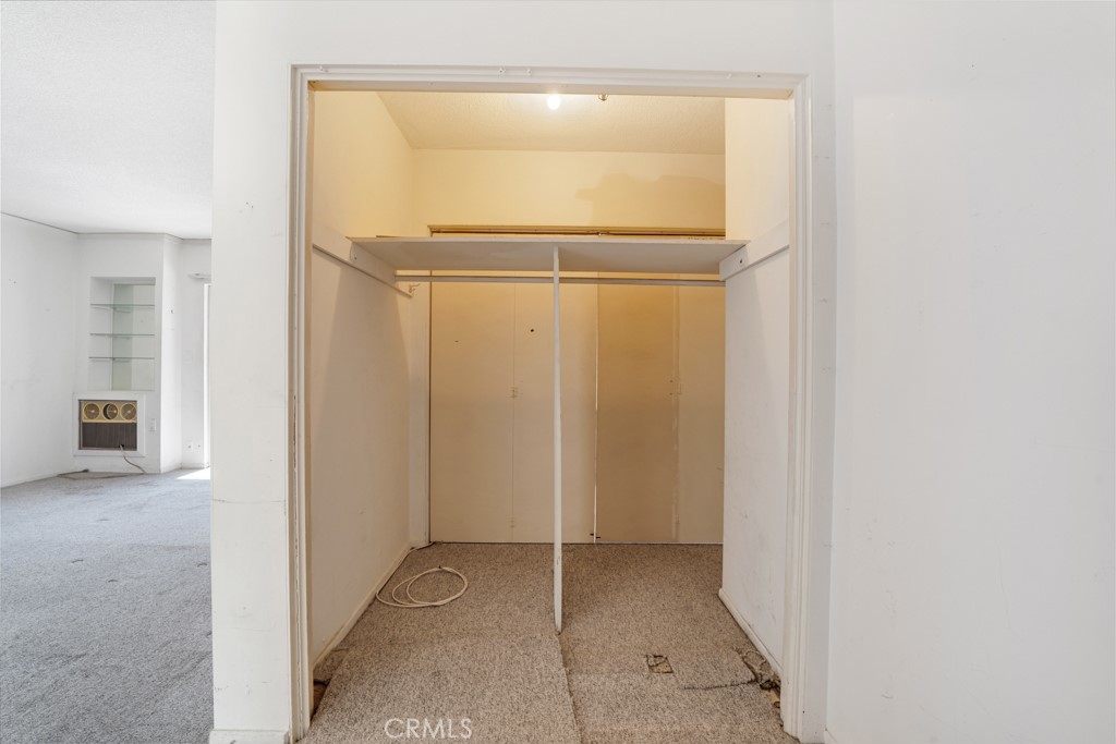 https://media.crmls.org/medias/f38a48f1-210b-4457-accf-b8da85072451.jpg?preset=X-Large