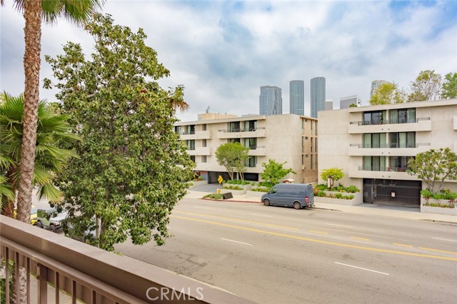 Detail Gallery Image 13 of 13 For 2175 S Beverly Glen Bld #311,  Los Angeles,  CA 90025 - 2 Beds | 2 Baths
