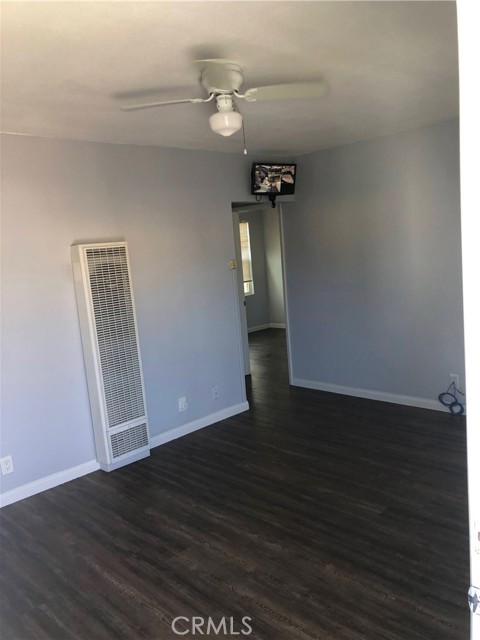 121 E Bort Street, Long Beach CA: https://media.crmls.org/medias/f38ae5fd-7cdd-4a00-b6c4-67e09fd54b00.jpg