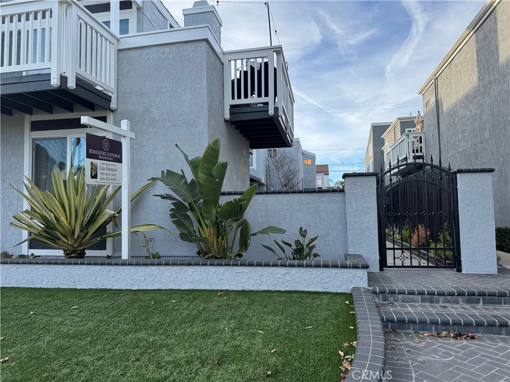 https://media.crmls.org/medias/f38cc599-ae01-41dd-9f67-d7e4feef45fd.jpg?preset=X-Large