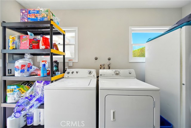 438 N Pasadena Avenue, Glendora CA: https://media.crmls.org/medias/f38ce6b6-34ce-4cd8-85e7-494afb508148.jpg