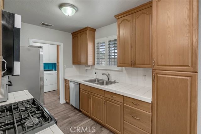 Detail Gallery Image 12 of 38 For 6303 Droxford, Lakewood,  CA 90713 - 4 Beds | 2 Baths