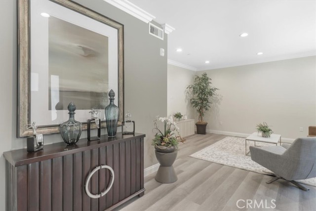 Detail Gallery Image 10 of 39 For 569 Lincoln Ave #8,  Pasadena,  CA 91103 - 3 Beds | 2 Baths