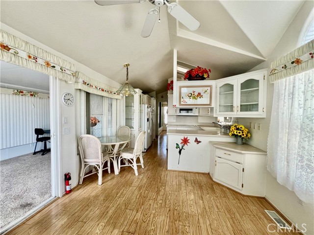 1295 S Cawston Avenue, Hemet CA: https://media.crmls.org/medias/f38e81b1-2a40-4e22-97a1-9c2268dc5c3a.jpg